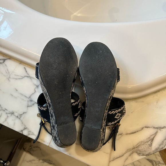 Tory Burch Reena Platform Aztec Wedge Sandals Size 8.5 - Picture 11 of 13